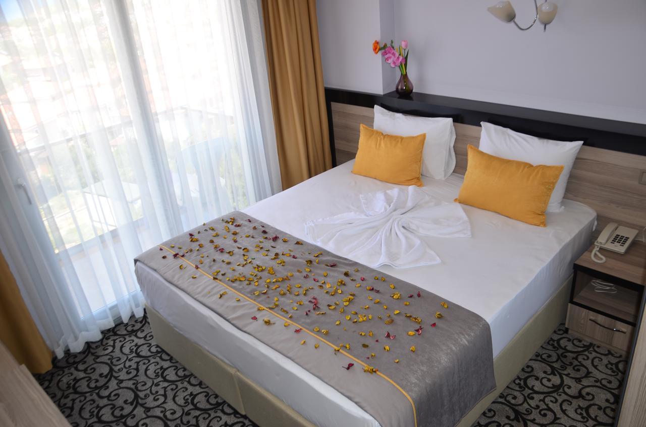 Elisa Hotel Ayvalı Quarto foto
